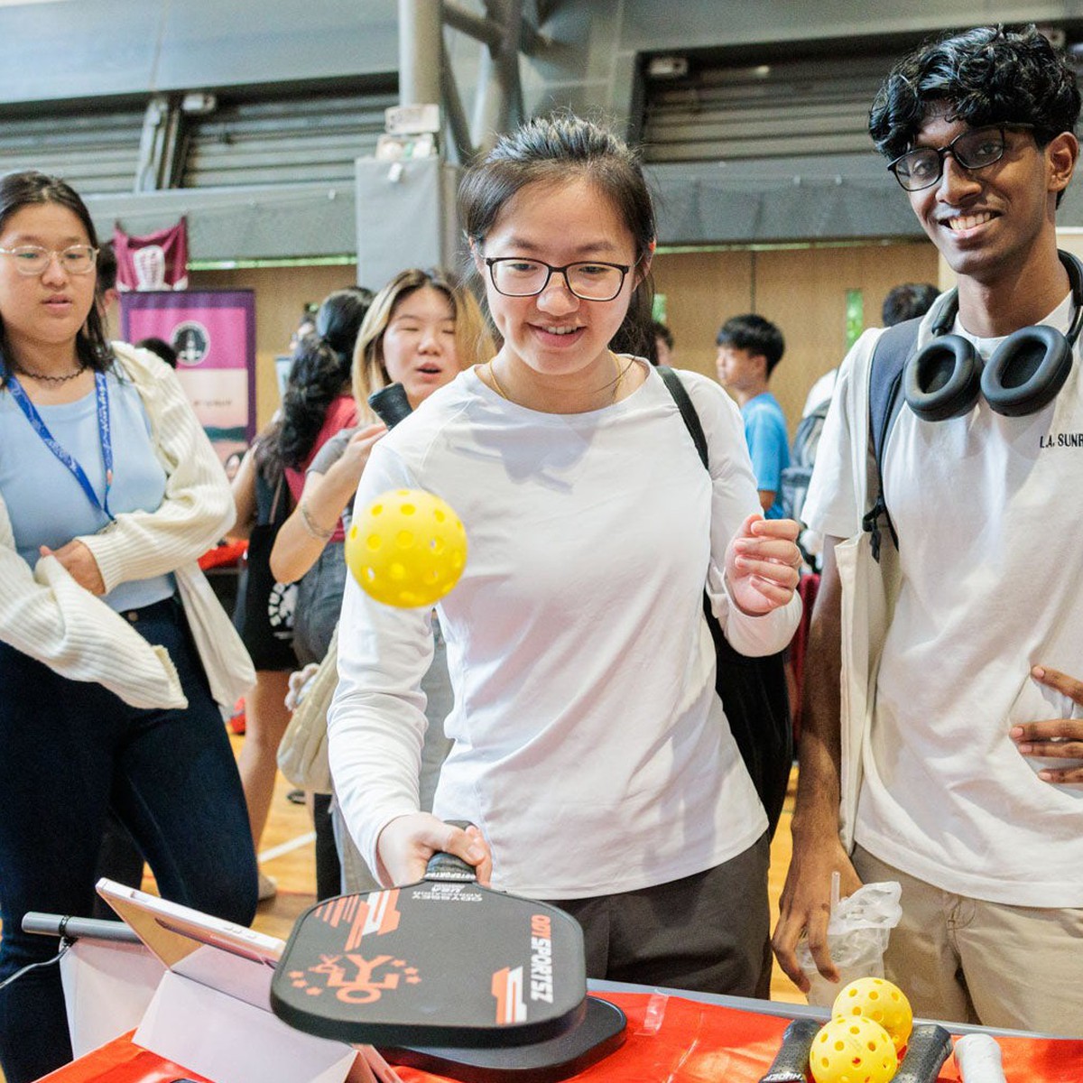 Trường lớp Việt Nam ngày càng tốt, học sinh có cần đi du học?