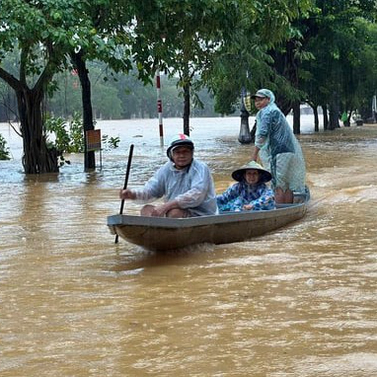 Biển Đông khả năng có bão hoặc áp thấp, miền Trung mưa lớn diện rộng một tuần
