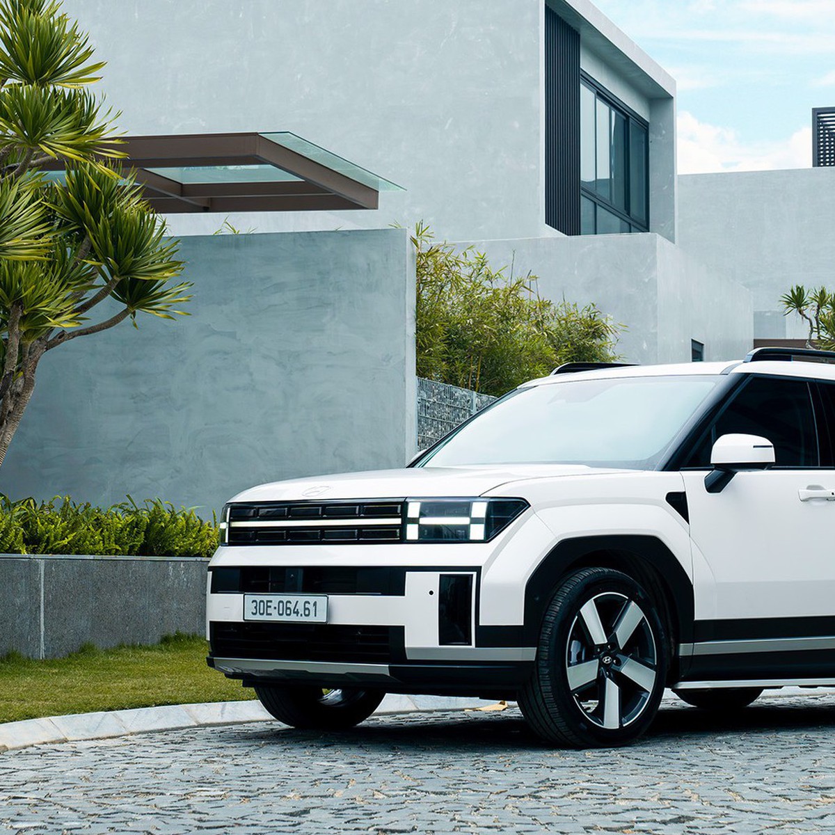 Tin tức giá xe: Hyundai Santa Fe tiếp tục giảm cao nhất 220 triệu đồng