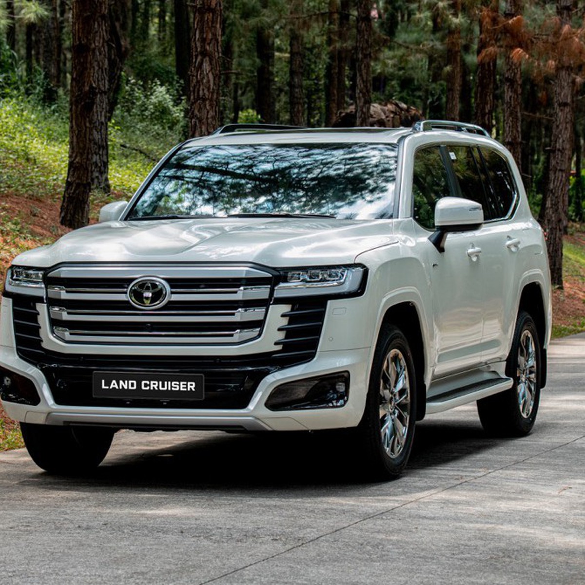 Toyota Land Cruiser thêm bản hybrid ở Việt Nam, giá từ 4,71 tỉ đồng