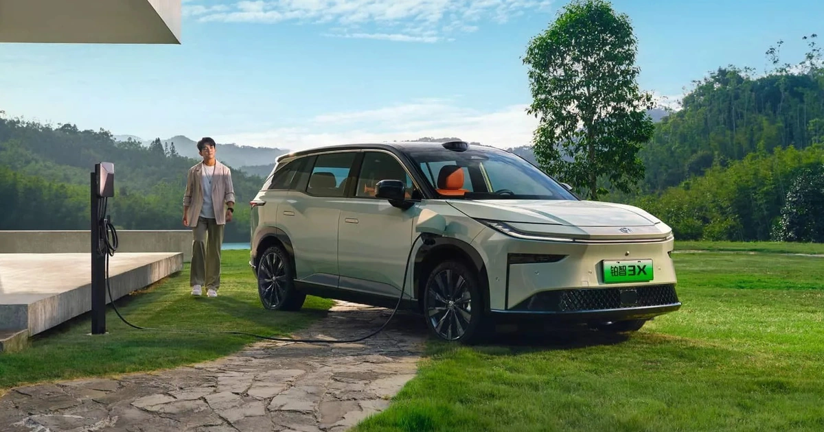 Xe điện Toyota bZ3X chào sân: Giá quy đổi chỉ từ 350 triệu, chạy tới 620km/sạc - Tuổi Trẻ Online