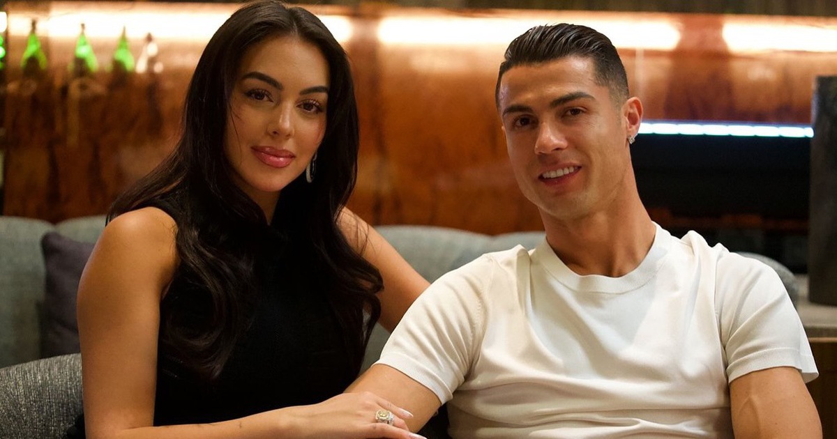 Ronaldo tiết lộ câu hỏi bất ngờ của Georgina khi được cầu ...