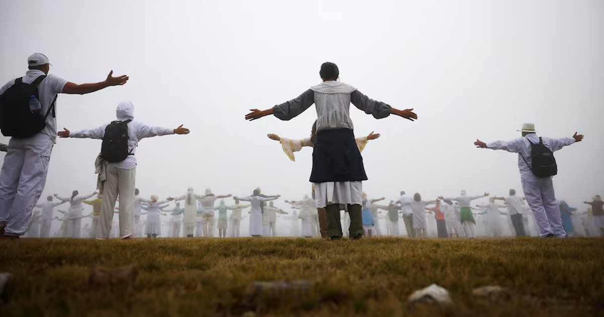 Hundreds celebrate 'divine new year' near Bulgarian mountain lake