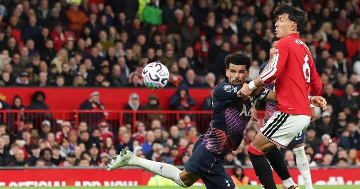 Đánh rơi chiến thắng phút 90+2, Man United khởi đầu tệ nhất trong 40 năm