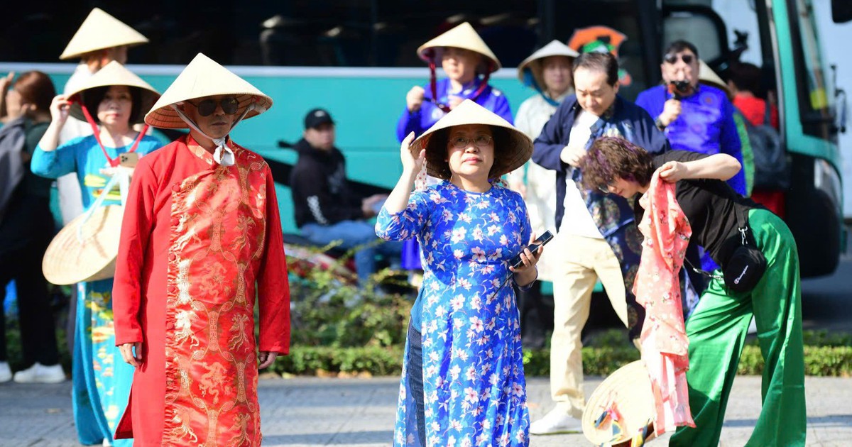 Thí điểm miễn thị thực cho khách Trung Quốc đi du lịch theo đoàn đến Khánh Hòa