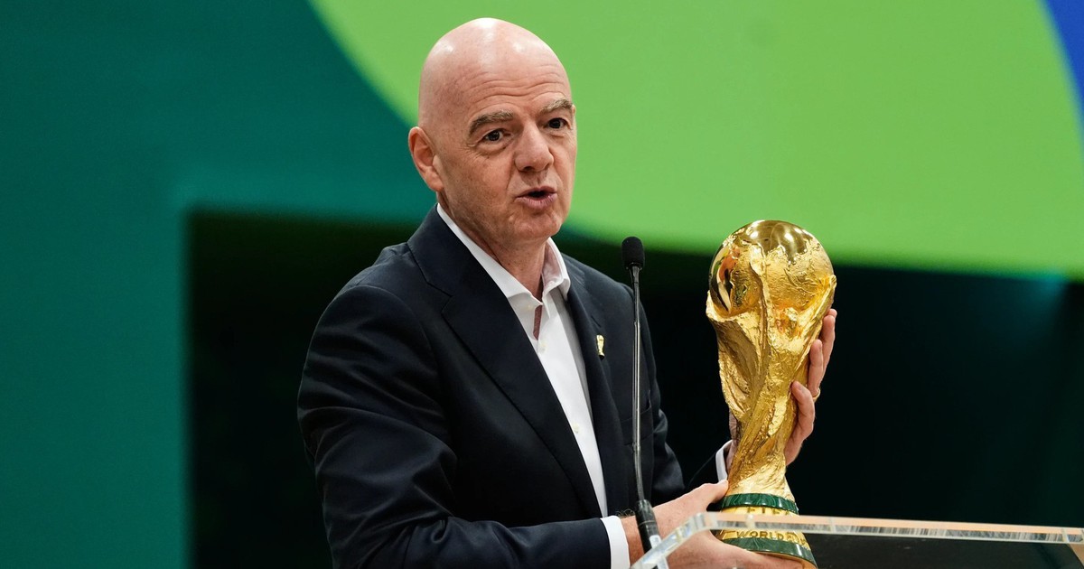 Chủ tịch FIFA Infantino vướng bê bối mới, khả năng không thể tái cử