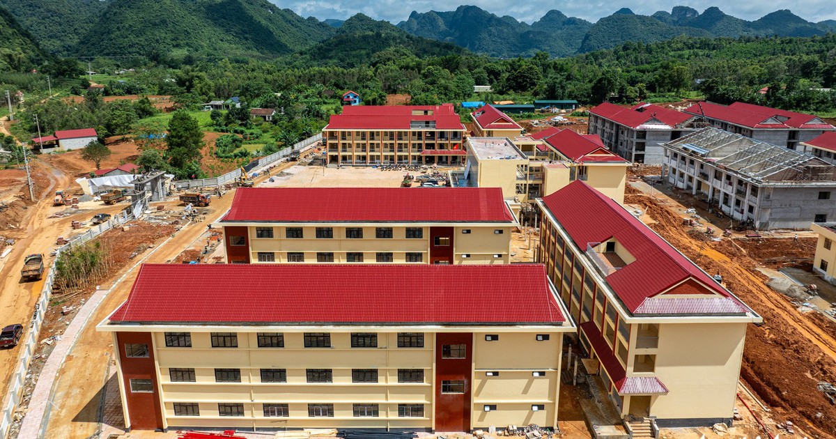 Tin tức sáng 14-10: Nghiên cứu, xây dựng mô hình trường học xã hội chủ nghĩa tại nơi đủ điều kiện