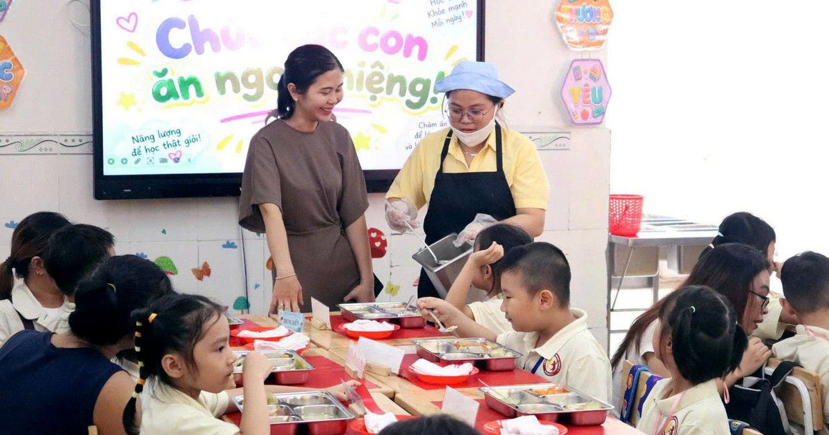 Bữa ăn bán trú: Làm sao kiểm soát từng khâu?