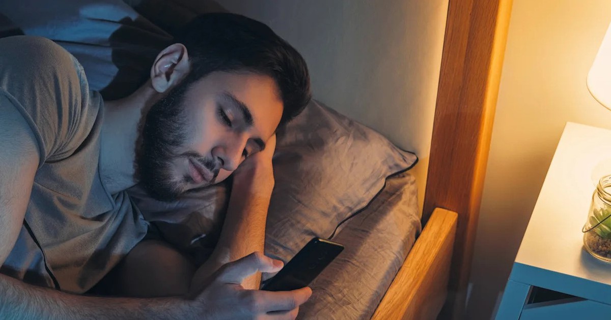 Ngủ nướng cẩn thận với 'lệch múi giờ xã hội'