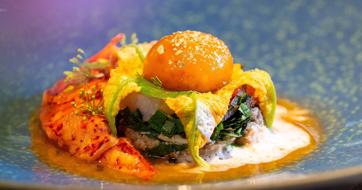 Bún riêu thành gỏi cuốn bình dân đến món ăn trên bàn tiệc sang trọng