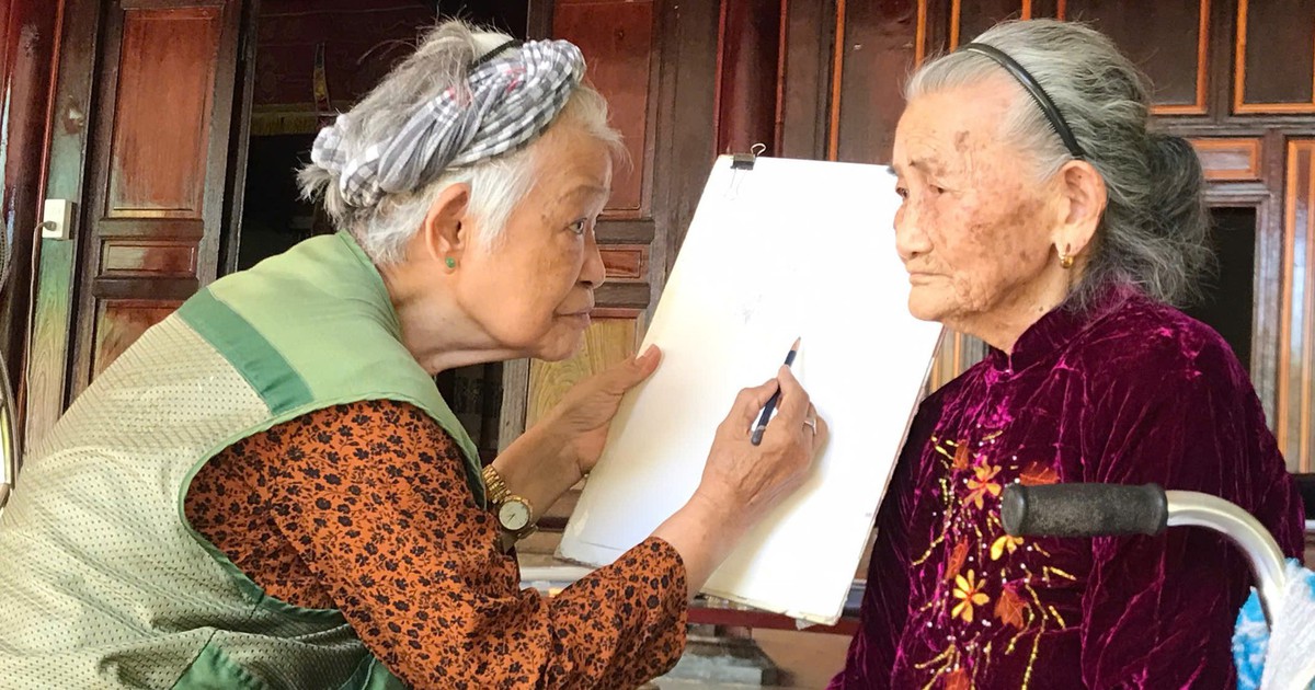 Nữ họa sĩ chạy đua với thời gian để lưu giữ chân dung các Mẹ Việt Nam Anh hùng