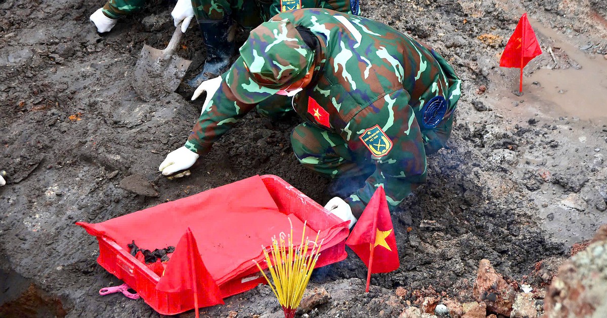 Chuyển 500 khối đất, tìm được thêm 12 hài cốt liệt sĩ tại công viên Lê Thị Riêng