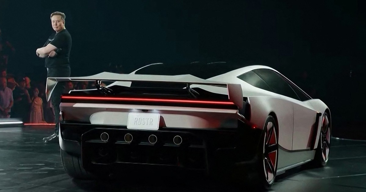Tesla biến Roadster thành xe điện "biết bay" nhờ công nghệ tên lửa?