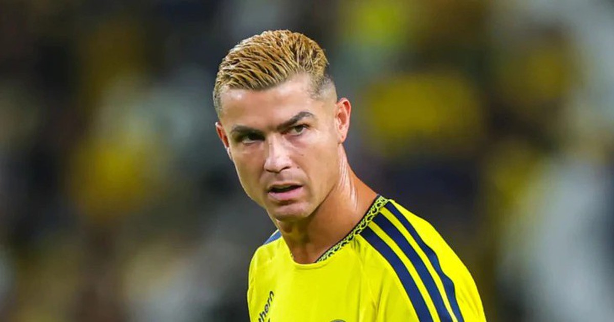 Trung Đông bất ổn, Ronaldo chịu sức ép từ Messi