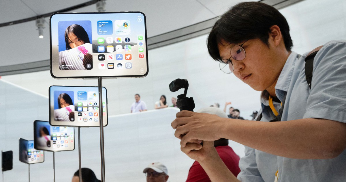 Đầu cơ gom sạch iPhone Duo, đẩy giá bán lại lên 5.000 USD?