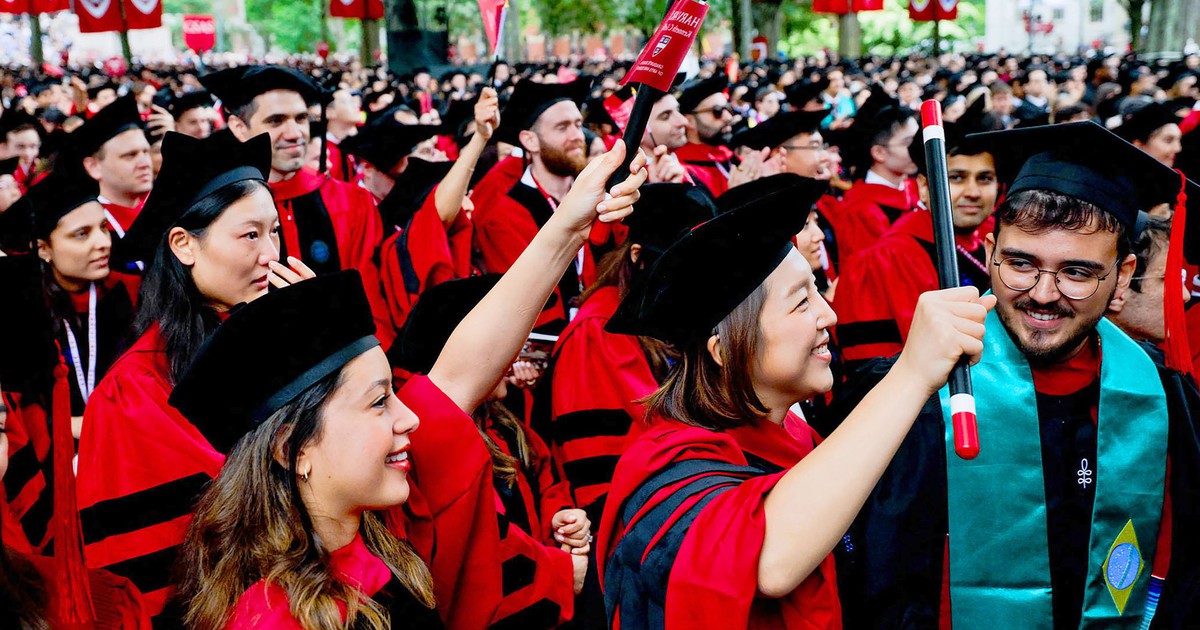 Đại học nước ngoài xử lý 'lạm phát' bằng giỏi thế nào?