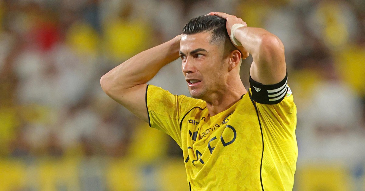 Ronaldo lại nhận thêm hung tin trong cuộc đua đến 1.000 bàn thắng