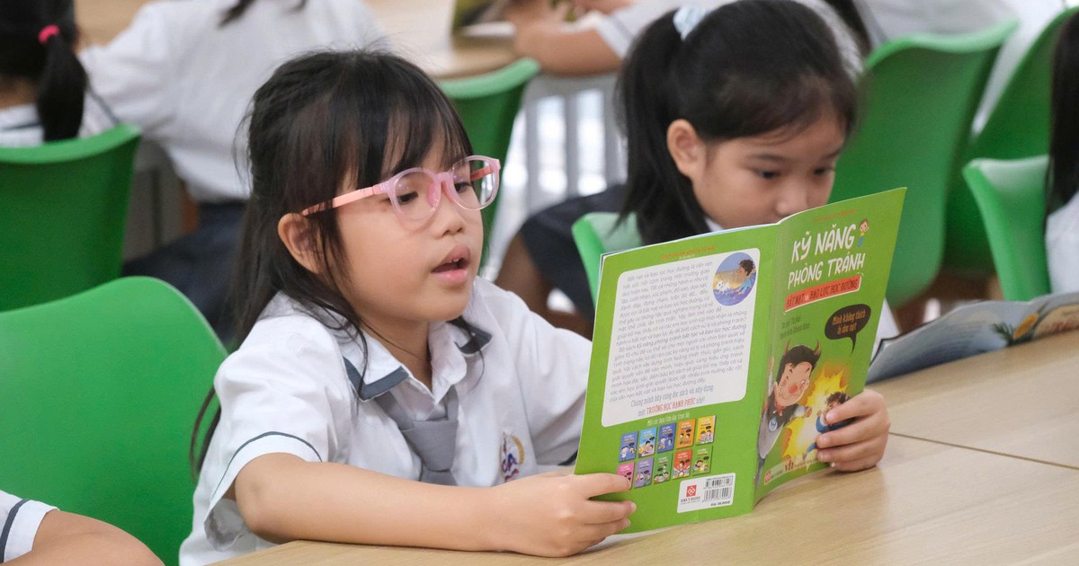 Bộ GD-ĐT nói rõ về sách giáo khoa mới: Không làm lại từ đầu