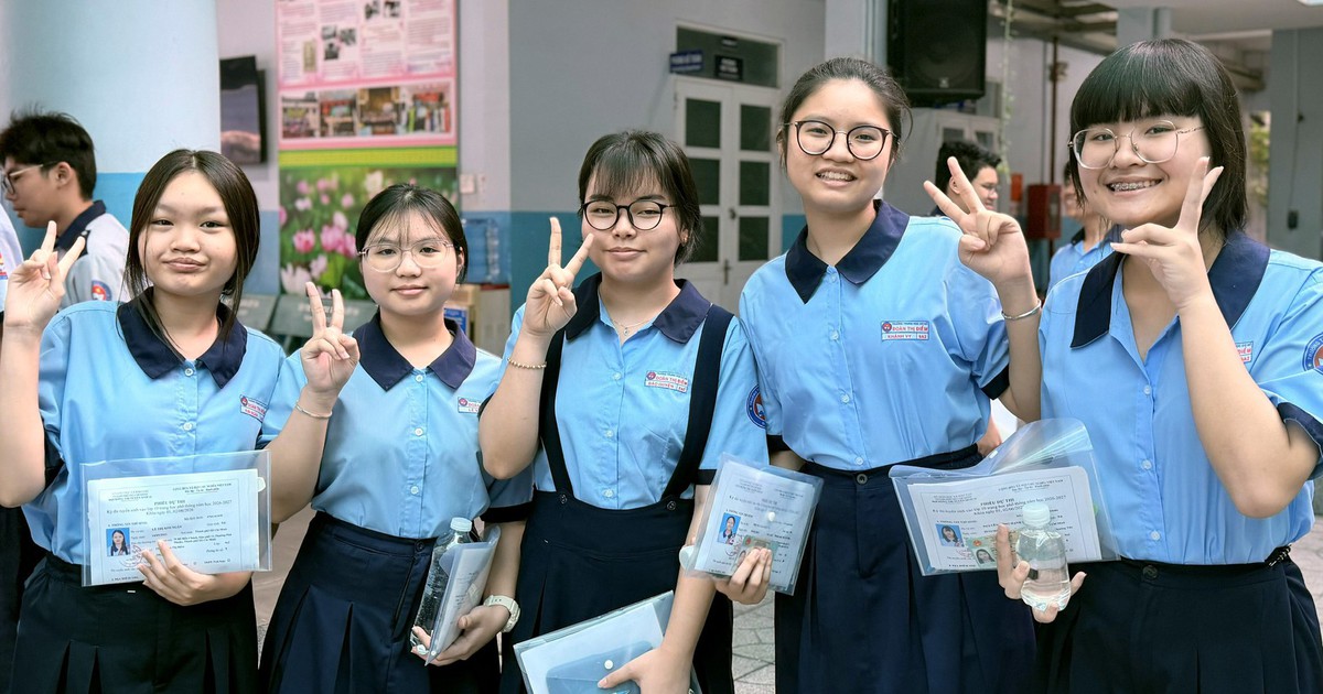 Son môi và wifi: Những 'định nghĩa' bất ngờ của học sinh về trường học hạnh phúc