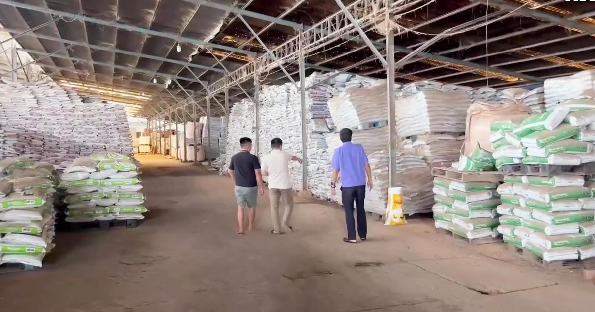 Đường dây sản xuất, buôn bán phân bón giả: Hệ lụy nào, người mua có được bồi thường thiệt hại?