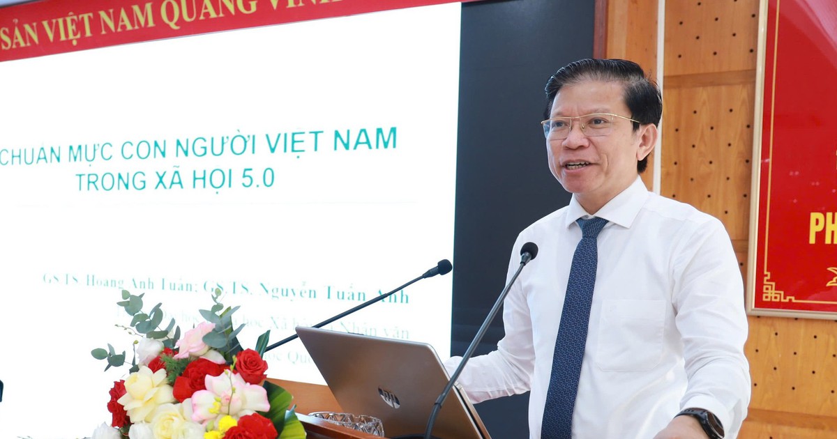 Cần yêu nước cả trên môi trường số