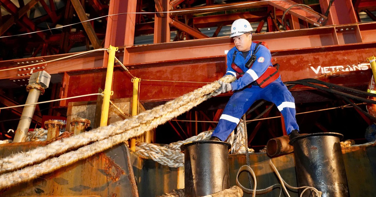 Xuyên đêm chuẩn bị, sẵn sàng hợp long cầu đi bộ nghìn tỉ qua sông Sài Gòn