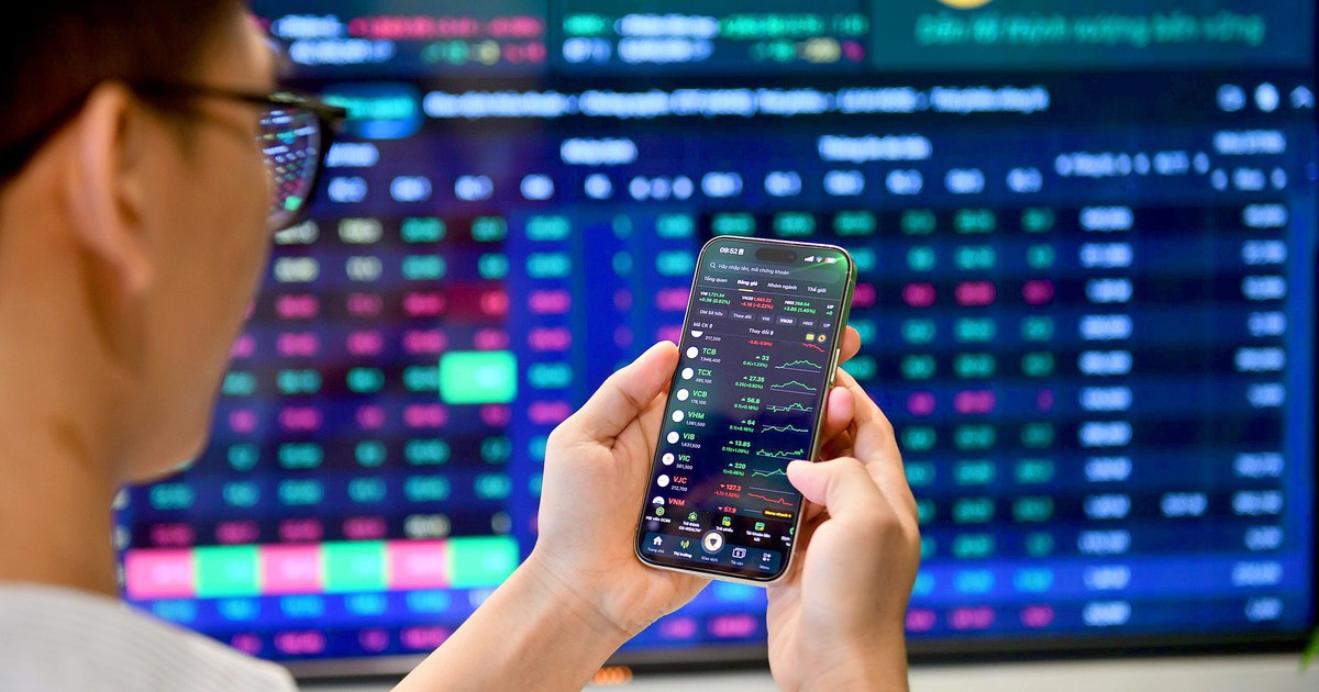 Chứng khoán 20-10: VN-Index nguy cơ lùi về 1.650 điểm, có nên bắt đáy?