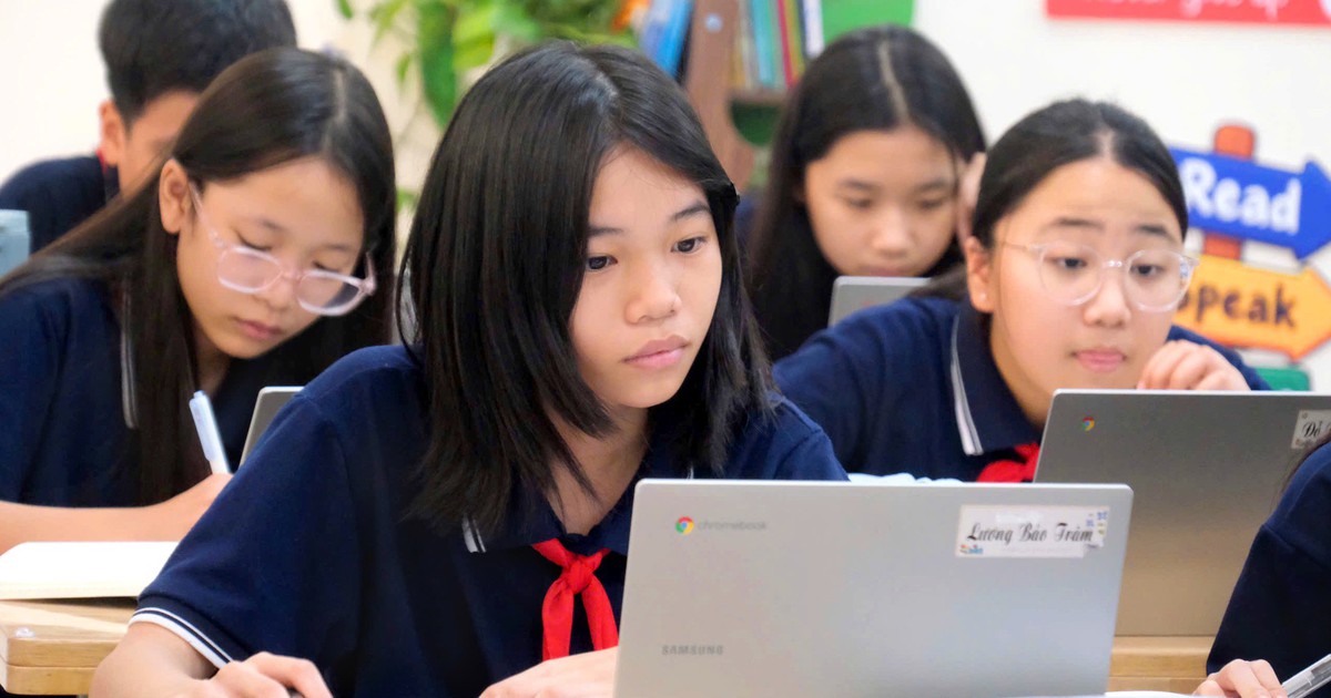 Học sinh từ lớp 6 đến lớp 12 có thể kiểm tra định kỳ trên máy tính, dùng học bạ số