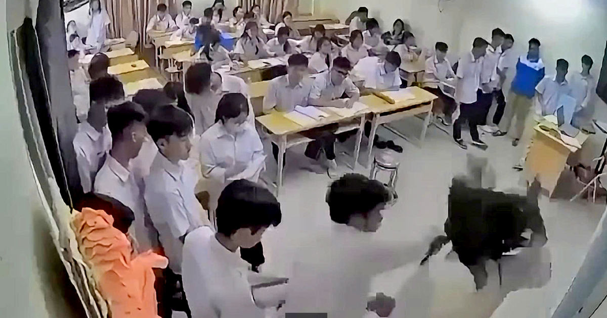 Bắt khẩn cấp nam sinh đấm cô giáo ngay trên bục giảng ở Hà Nội