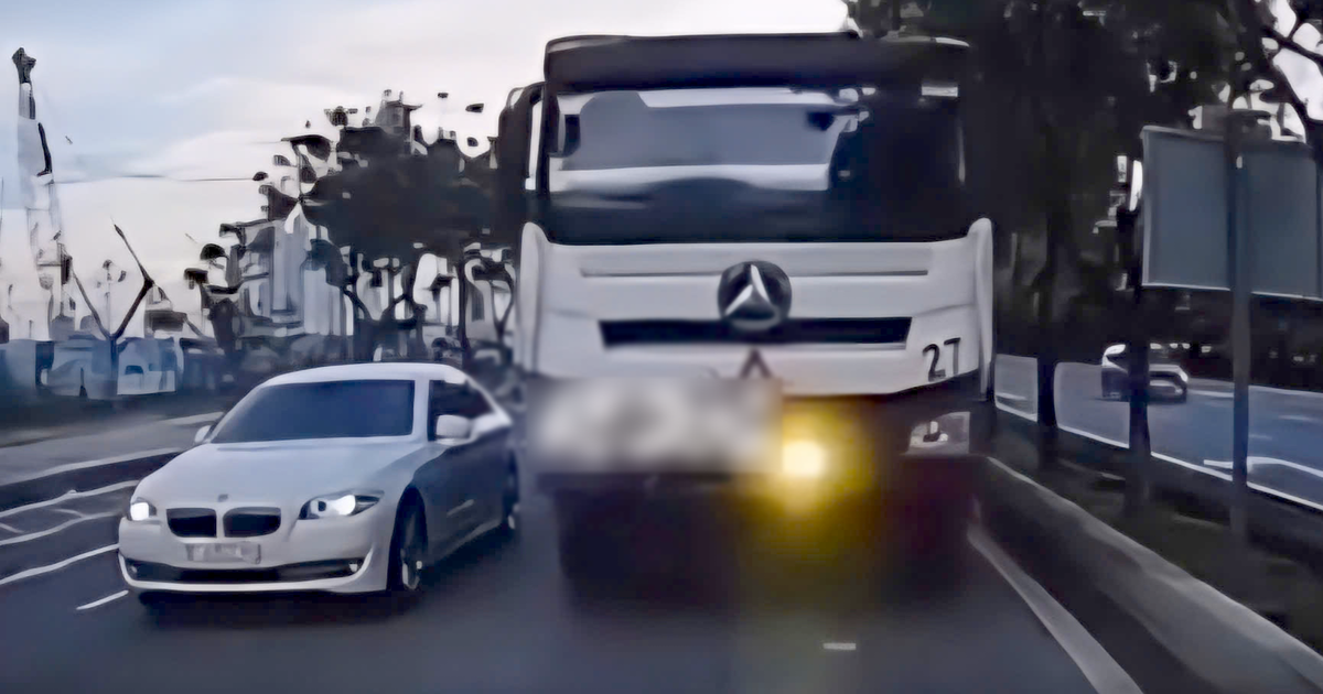Bấm còi liên tục giục xe trước nhường đường, tài xế xe tải bị CSGT 'hỏi thăm', xử phạt 2,4 triệu