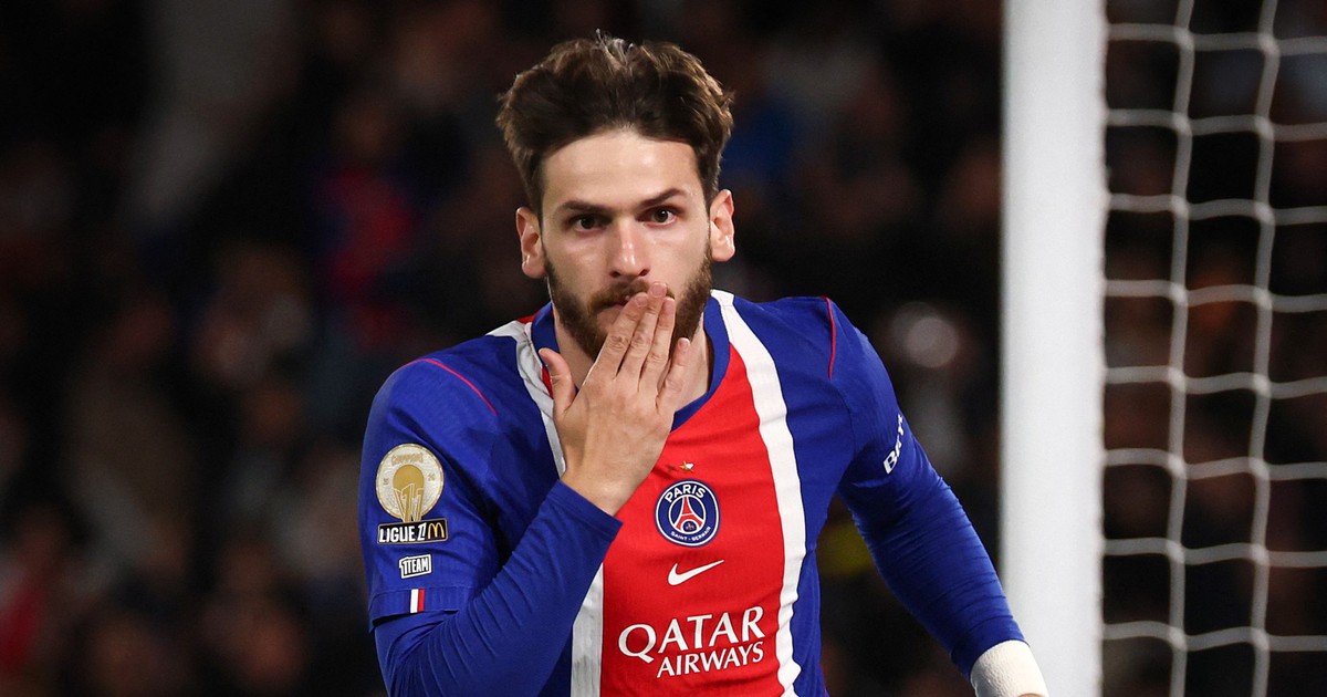 PSG nhận tin sốc: Kvaratskhelia đứt dây chằng, nghỉ hết mùa