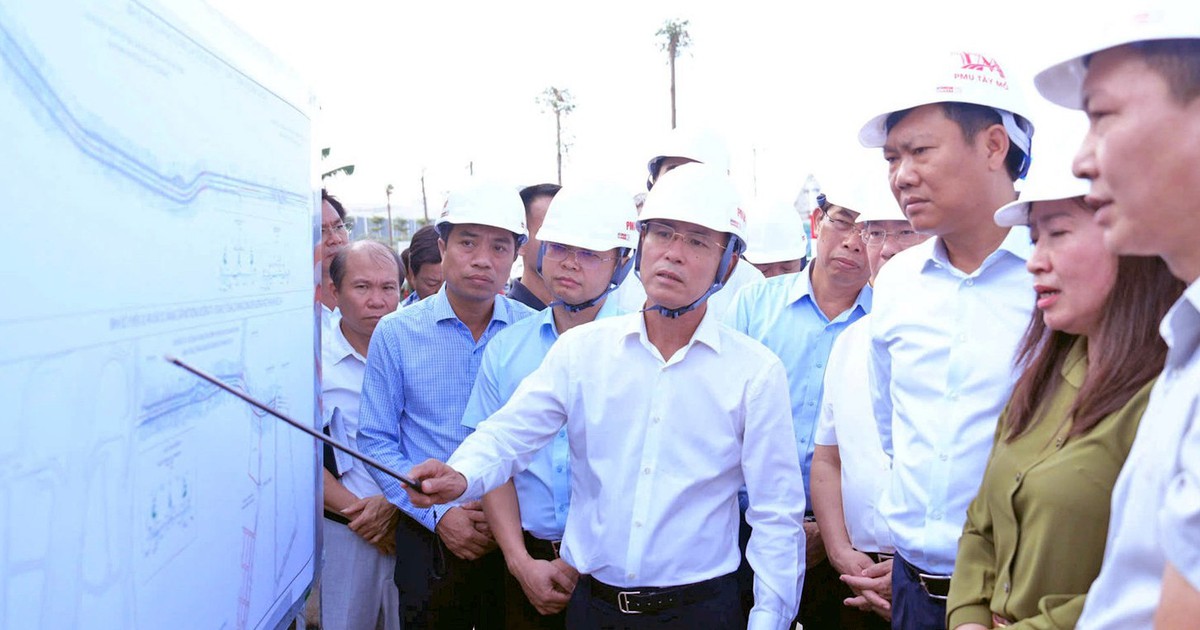 Lãnh đạo Thành ủy Hà Nội kiểm tra tiến độ dự án mở rộng đường 70, đường vành đai 3,5