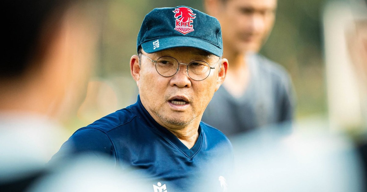 HLV Park Hang Seo thành 'kẻ phản diện' ở Thái Lan