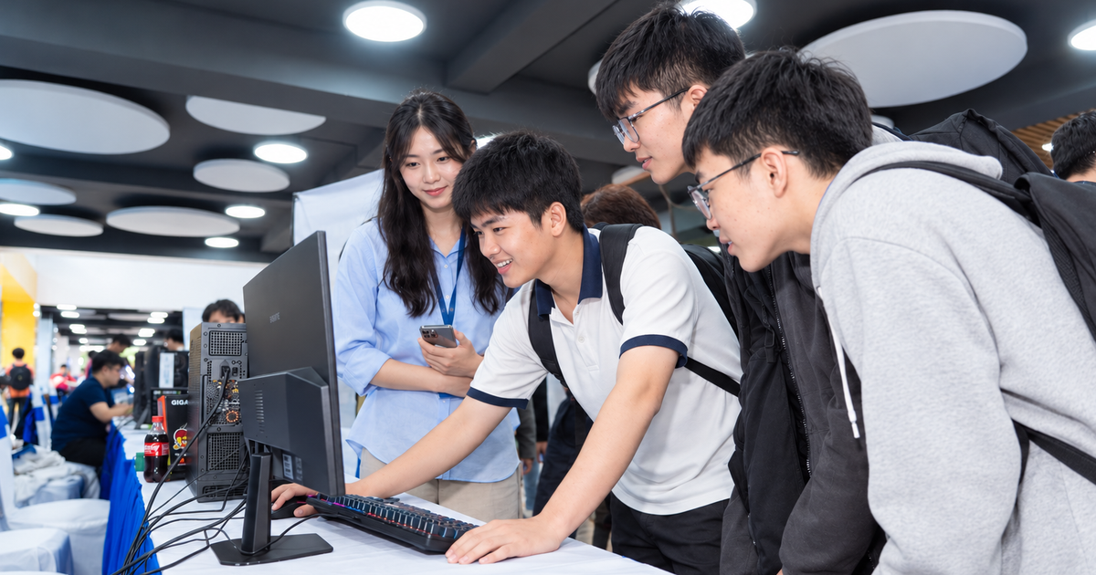 Hàng chục ngàn sinh viên bỏ học: Tại cả đôi bên?
