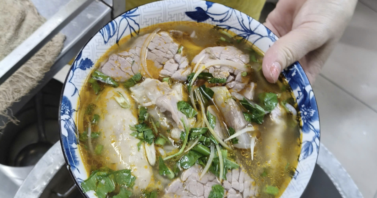 Bún bò Gia Hội ở Chương Dương và miếng chả Huế độc quyền