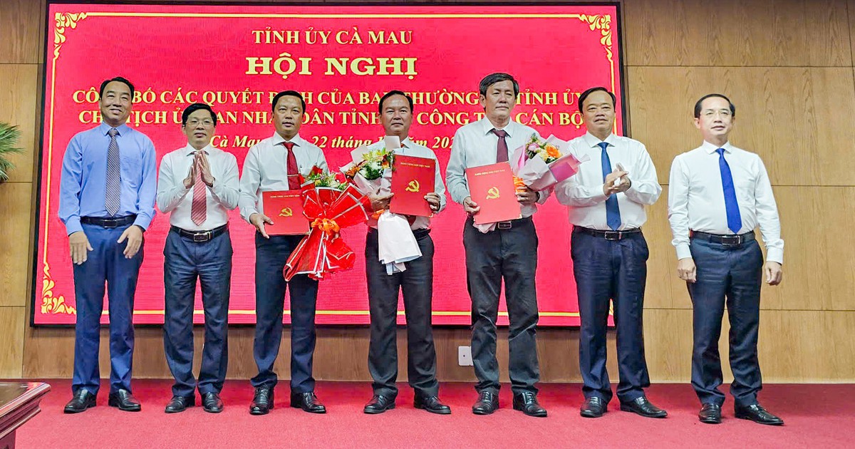 Công bố hàng loạt quyết định cán bộ chủ chốt ở Cà Mau