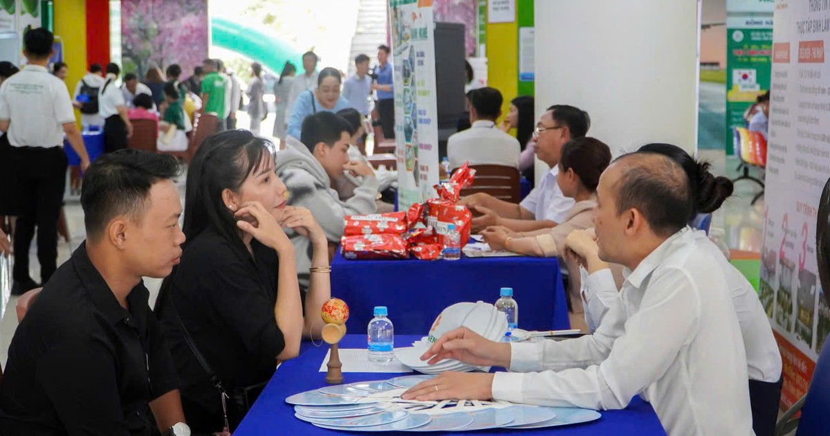 Miền Tây thiếu lao động - Kỳ 1: Doanh nghiệp 'thưởng chuyên cần' để giữ chân lao động
