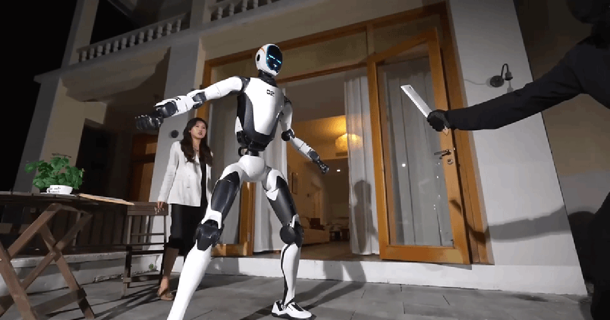 Trung Quốc ra mắt robot vệ sĩ có thể khống chế kẻ cầm dao, nhấc bổng ô tô