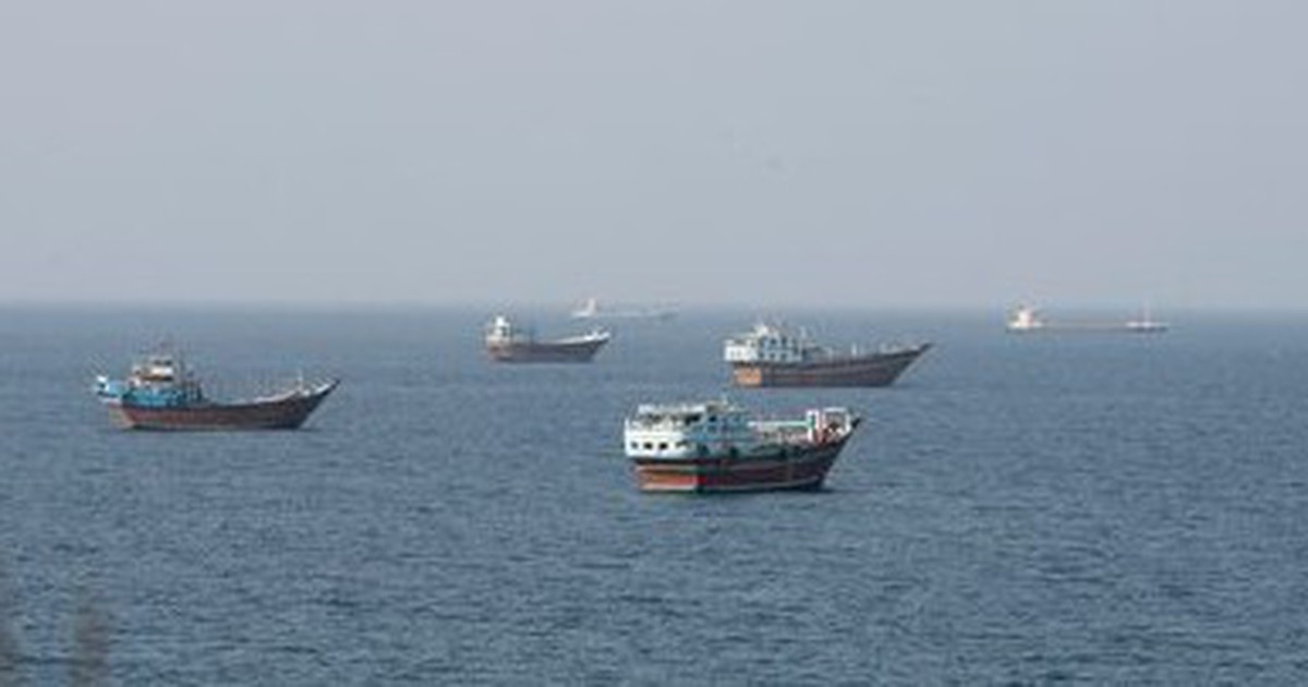 Iran dọa tấn công căn cứ Mỹ để đáp trả việc hộ tống tàu qua Hormuz