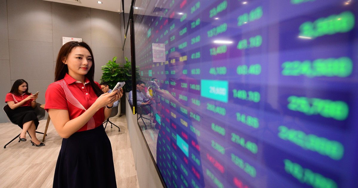 VN-Index thăng hoa hơn 22 điểm dù chứng khoán châu Á đỏ lửa