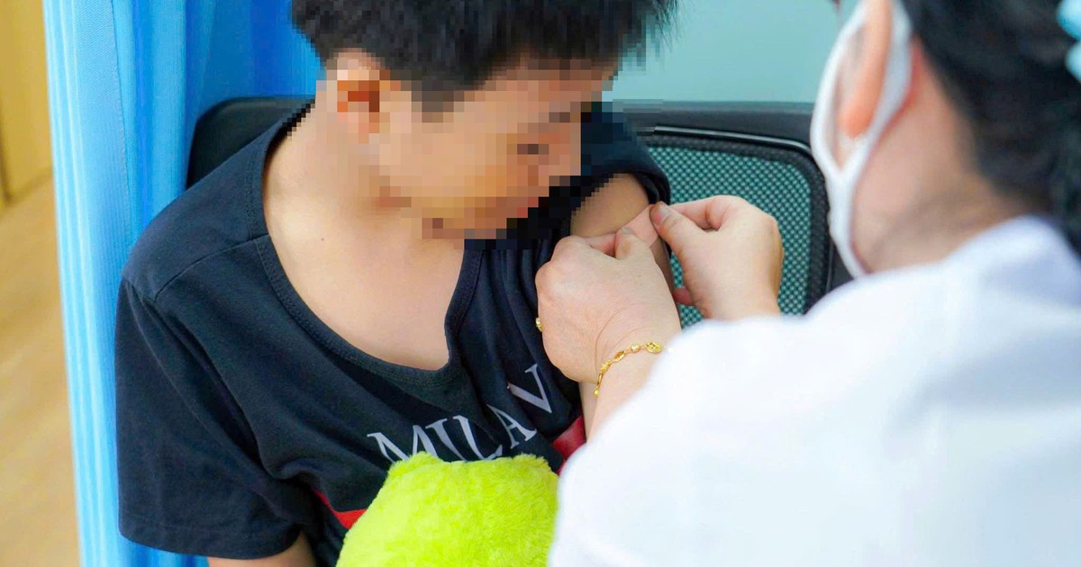 Bác sĩ chỉ ra 2 triệu chứng điển hình của não mô cầu, phụ huynh cần lưu ý