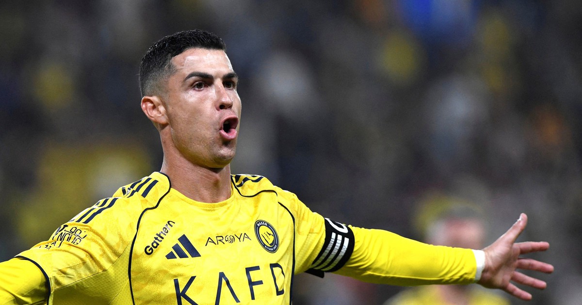 Ronaldo tìm lại niềm vui sau chuỗi ngày sóng gió, tiến gần mốc 1.000 bàn