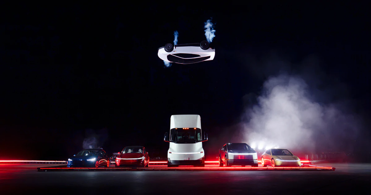 Trung Quốc kêu gọi vững tin công nghệ nội địa sau màn ra mắt "xe bay" của Tesla