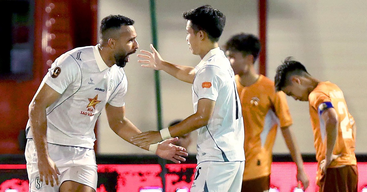Thắng Hoàng Anh Gia Lai 2-0 tại Pleiku, Sông Lam Nghệ An vươn lên dẫn đầu V-League