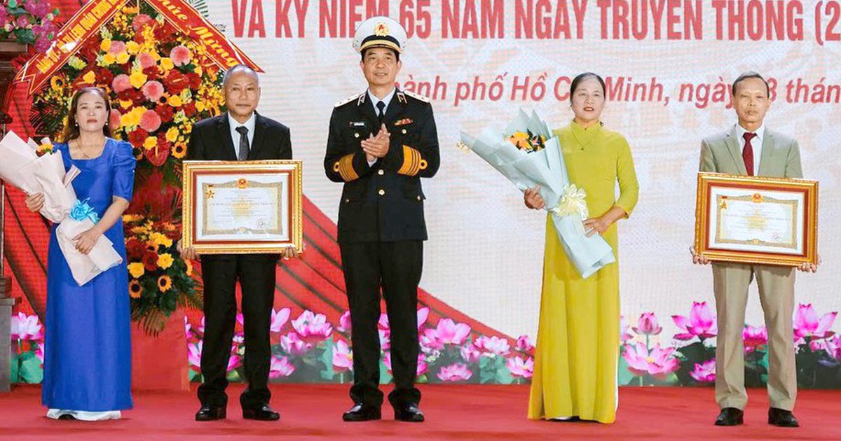 Truy tặng danh hiệu Anh hùng lực lượng vũ trang nhân dân cho 3 cán bộ đoàn tàu không số huyền thoại