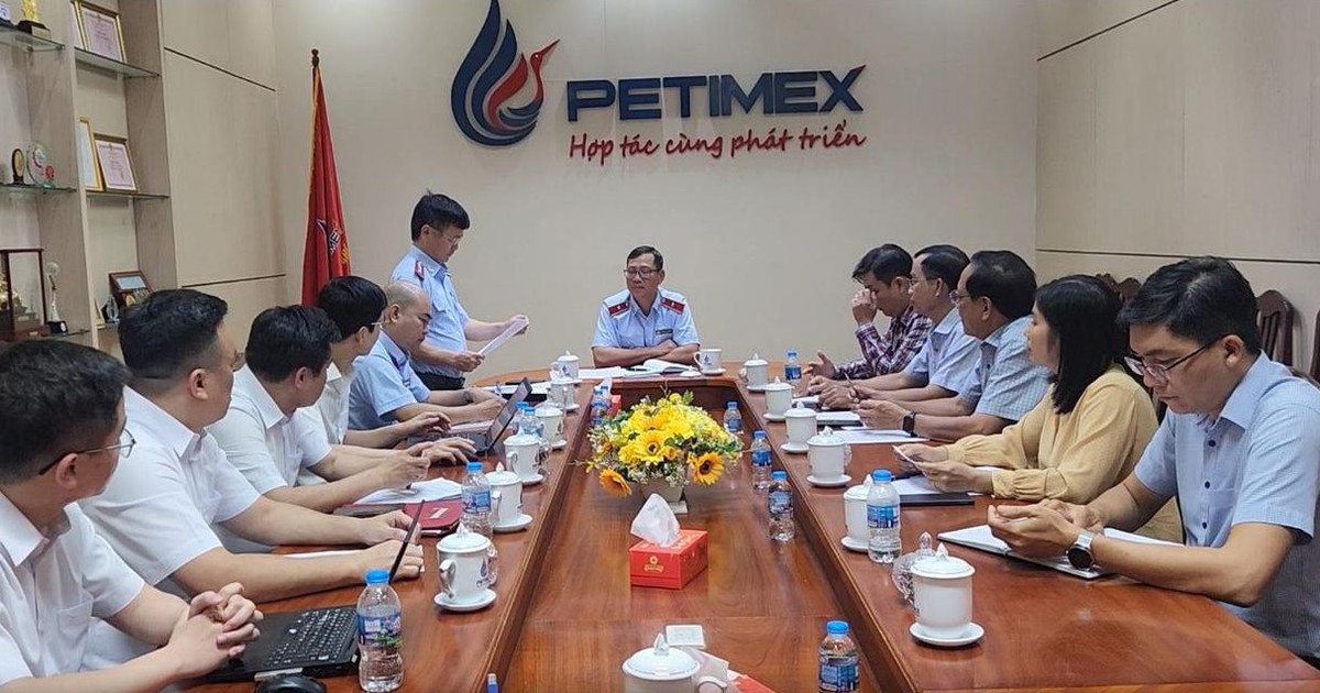 Petimex bán xăng dầu dưới chi phí cho 6 đối tác nước ngoài, thiệt hại 322 tỉ đồng