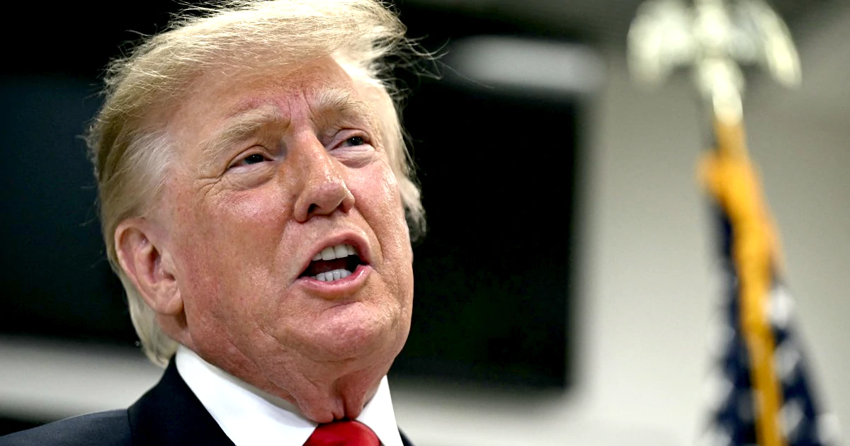 Tin tức thế giới 25-10: Ông Trump đi bỏ phiếu sớm; Ông Obama chỉ trích ông Trump nặng nề