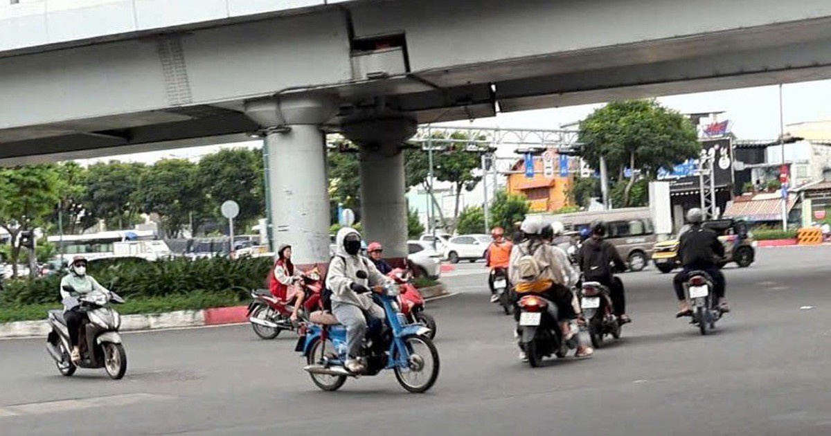 Người dân đi tắt ở vòng xoay Nguyễn Thái Sơn gây mất an toàn giao thông, phường lắp camera phạt nguội