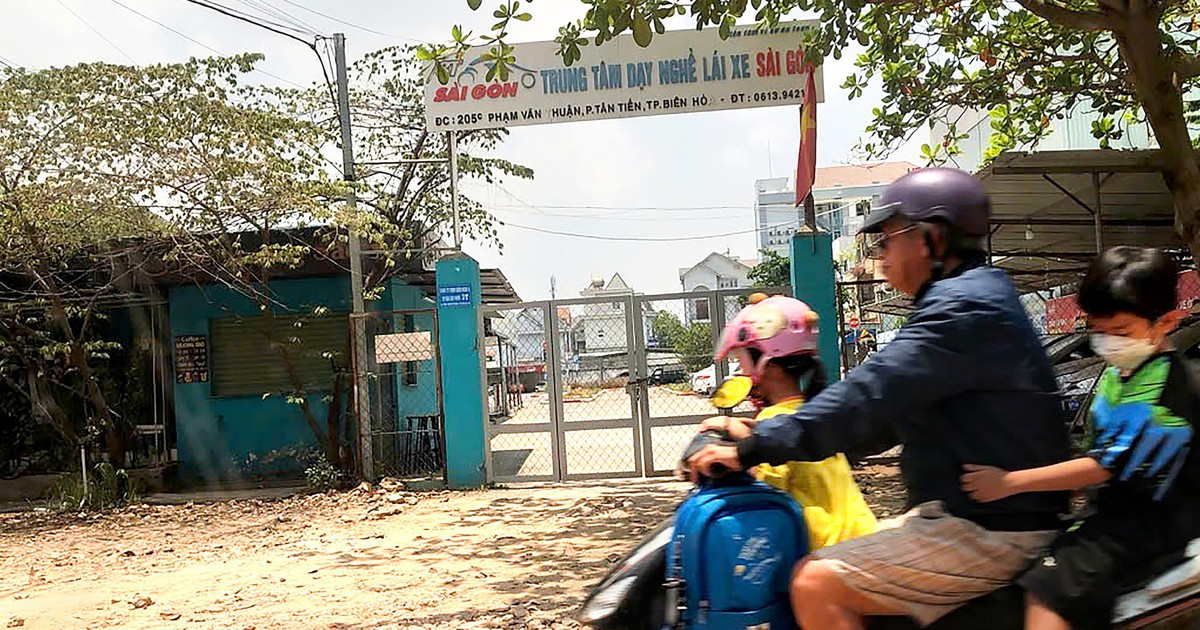 Vì sao quyền lợi của hơn 63.000 học viên ở Trung tâm dạy nghề lái xe Sài Gòn chưa được giải quyết?
