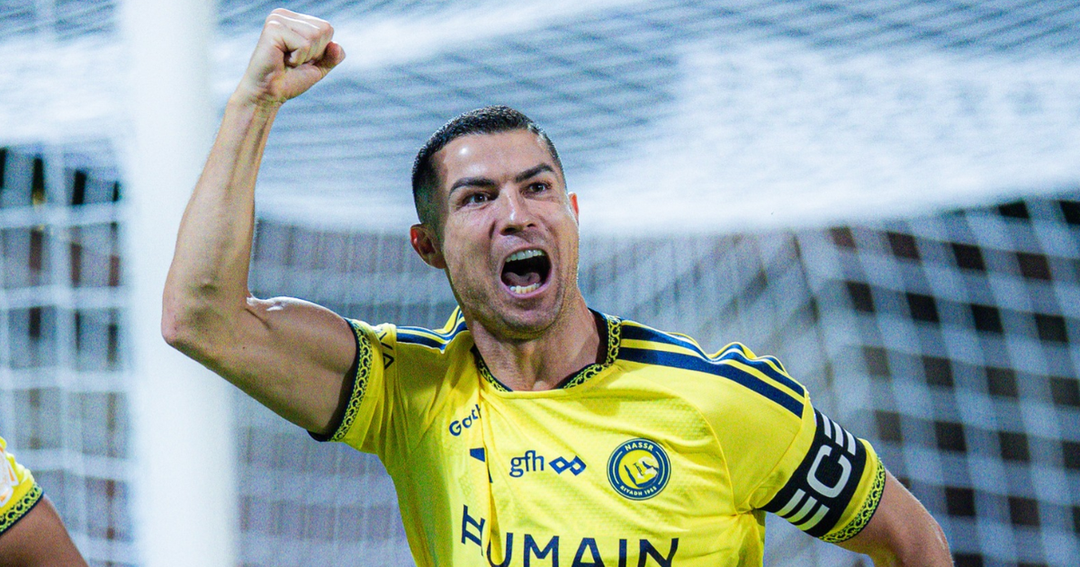 Đối thủ phản lưới nhưng Ronaldo vẫn được tính bàn thắng 982